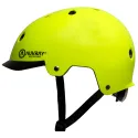 Carcasa ABS, EPS, Ajuste por rueda trasera. Visera extraíble. Forro extraíble. Luz trasera LED